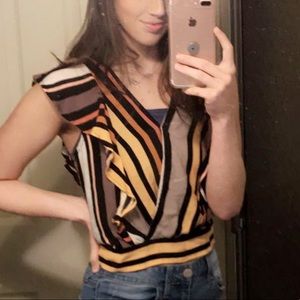 Super cute cropped stripe blouse !